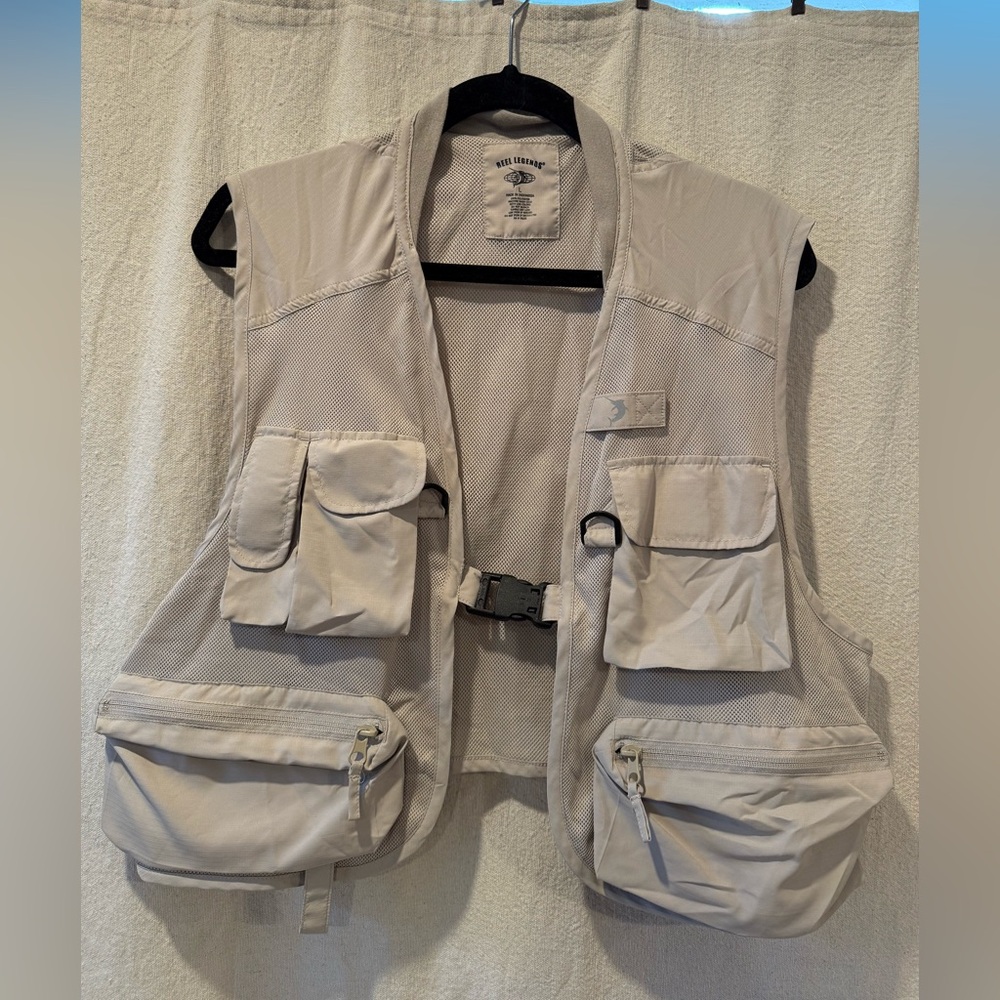 Reel Legends Light Beige Multi-Pocket Outdoor Fishing Vest